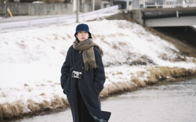 Two Seasons, Two Strangers