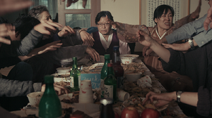 우리아빠환갑잔치_류연수_스틸01(main).png
