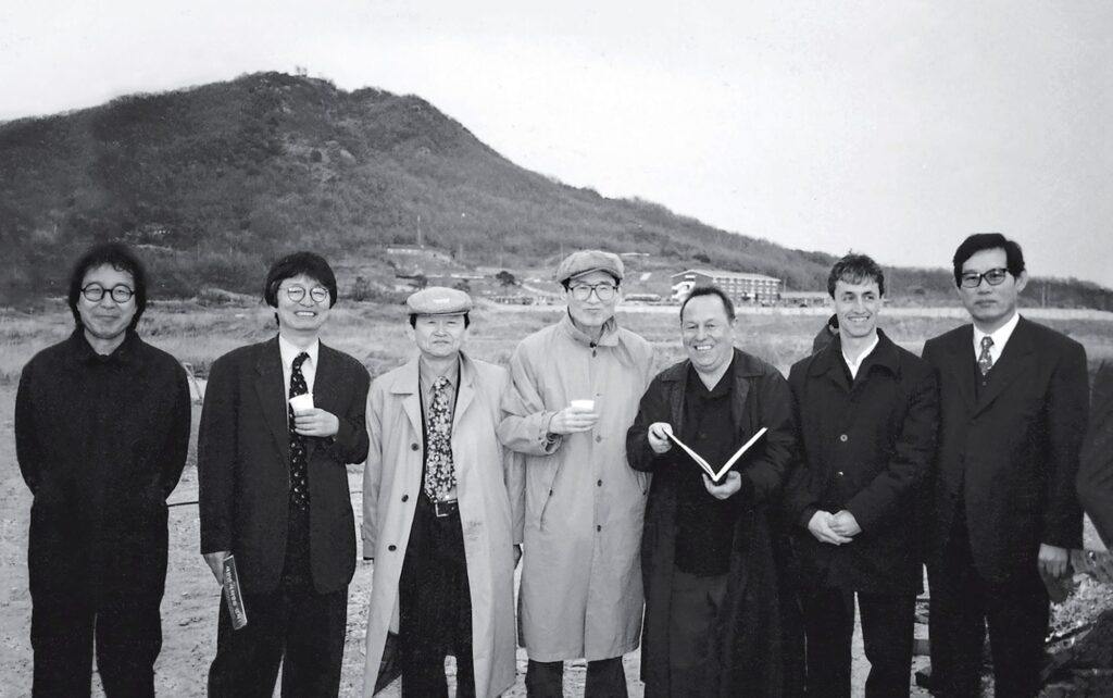 위대한 계약 : 파주, 책, 도시 스틸컷 2