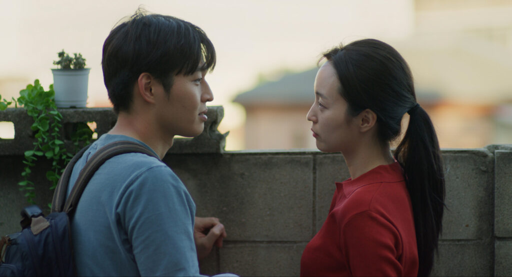 겹겹이 여름 스틸컷 1