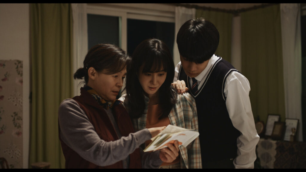 돌핀 스틸컷 1