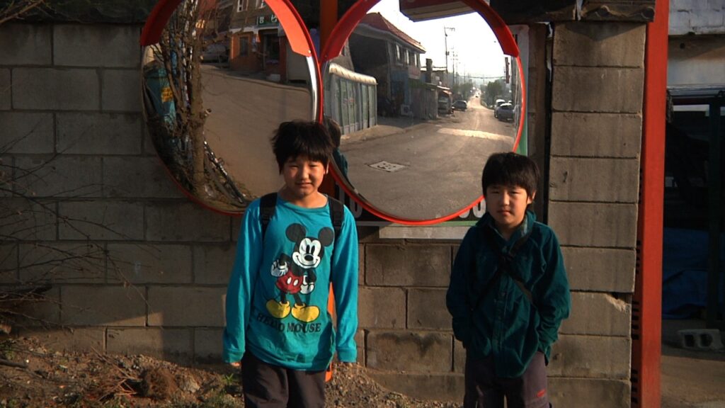 학교 가는 길 스틸컷 1
